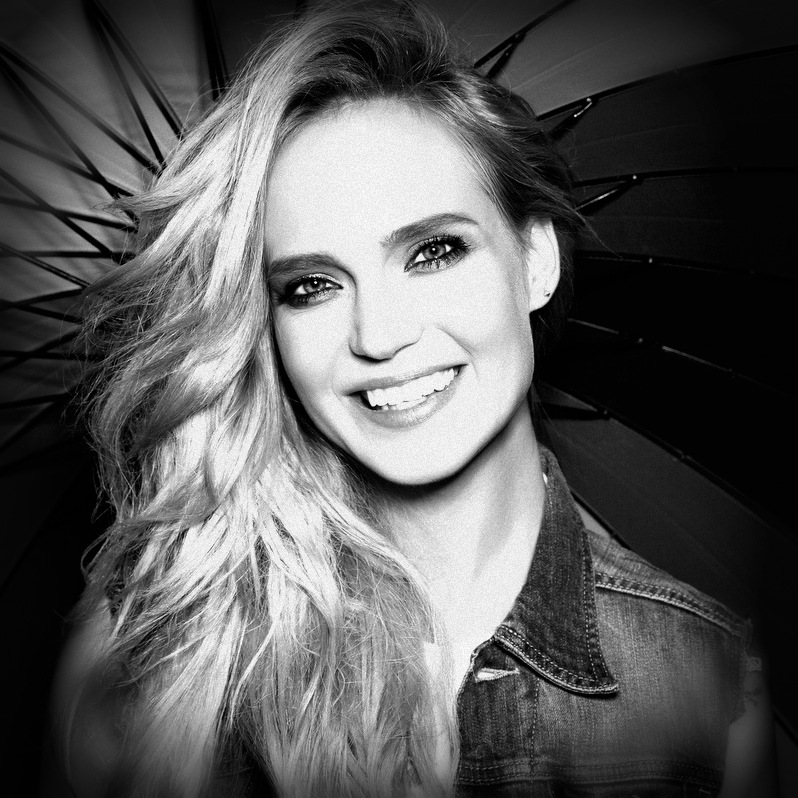 ГЛЮК’ОZА (НАТАЛЬЯ ЧИСТЯКОВА-ИОНОВА)