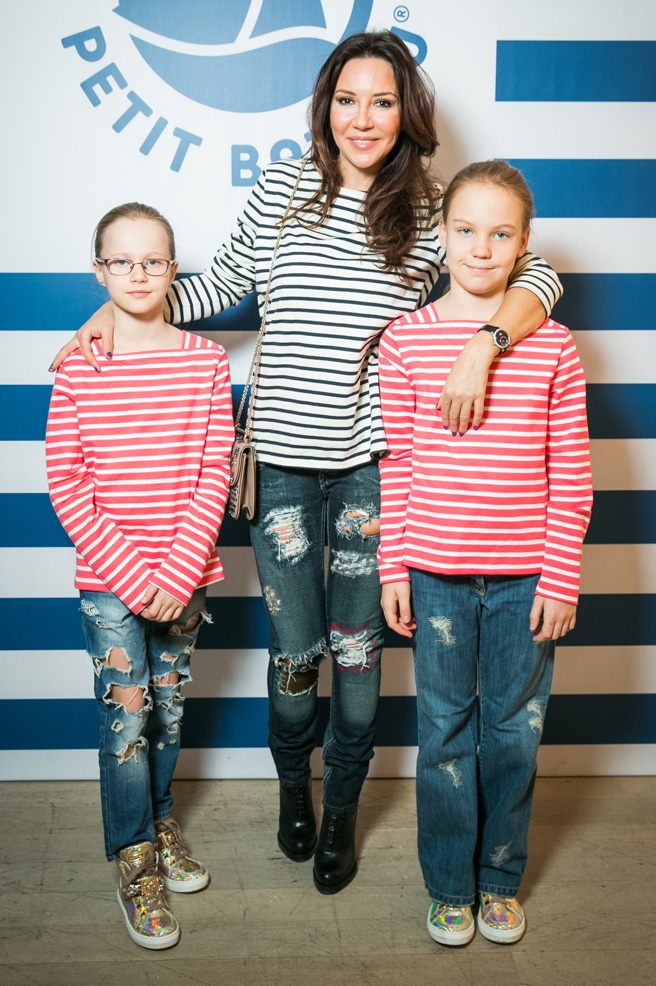 Ирина Чайковская с дочками Илоной и Эллой
