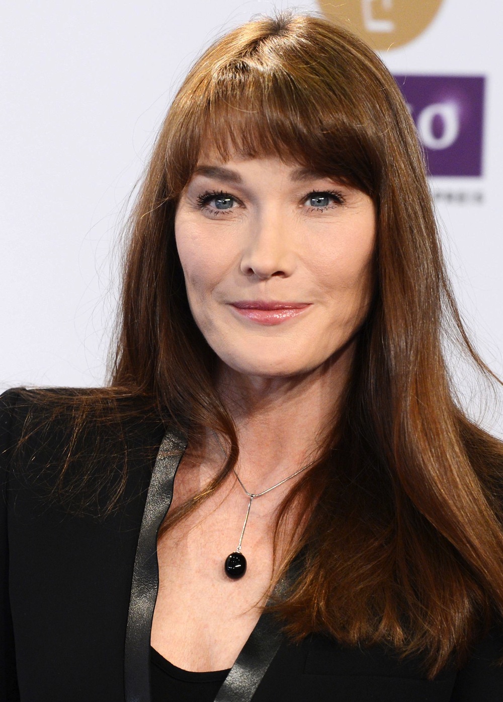 КАРЛА БРУНИ