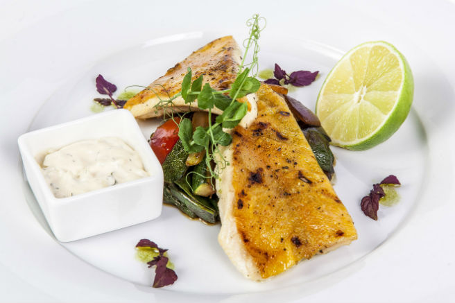 Филе янтарной форели с соте из овощей  