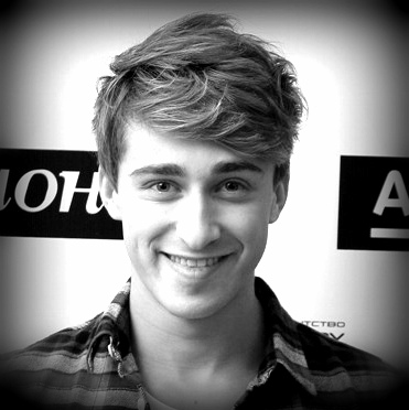 АРТЕМ КОРОЛЕВ