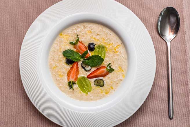 каша овсяная с яблоками