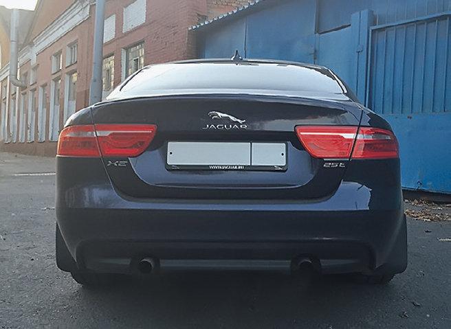 Jaguar XE