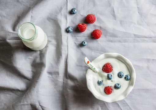 В некоторых случаях йогурт может нанести вред организму