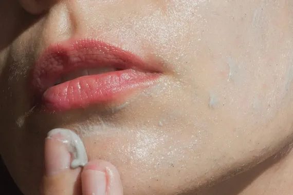 10 средств для домашнего пилинга лица: как выбрать то, которое подойдет именно вам