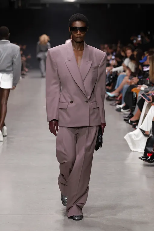 Stella McCartney, весна-лето 2025