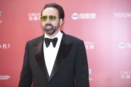 Надо подкачаться: в Сеть попали фото обнаженного Николаса Кейджа Надо подкачаться: в Сеть попали фото обнаженного Николаса Кейджа