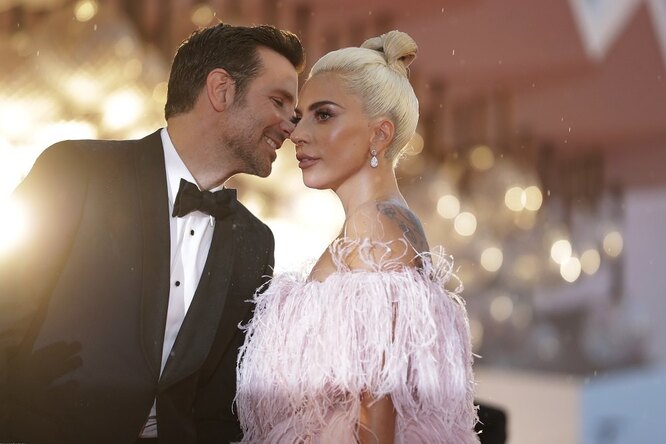 Шикарно смотрятся! Леди Гага и Брэдли Купер на кинофестивале в Венеции
