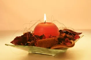 Как сделать ароматическую свечу в домашних условиях