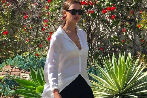 Ирина Шейк показала, как сочетать классическую рубашку и велосипедки Ирина Шейк показала, как сочетать классическую рубашку и велосипедки