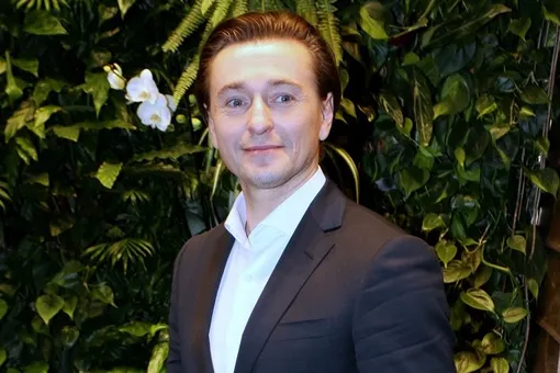 Сергей Безруков впервые рассказал об отношениях с внебрачными детьми Сергей Безруков впервые рассказал об отношениях с внебрачными детьми