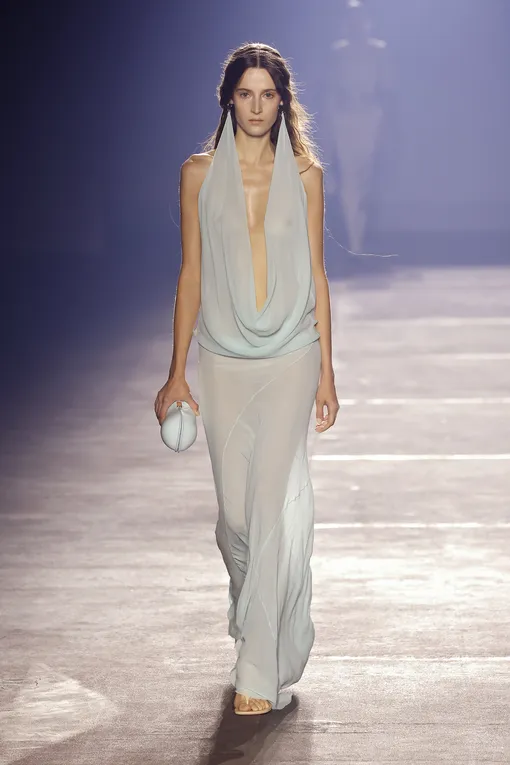 какое модное платье на весну