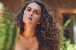 Смело! Мария Шумакова снялась полуобнаженной в почти прозрачном нижнем белье Смело! Мария Шумакова снялась полуобнаженной в почти прозрачном нижнем белье