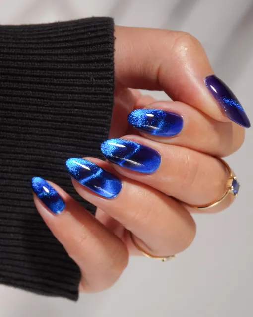 Маникюр в голубых и синих тонах