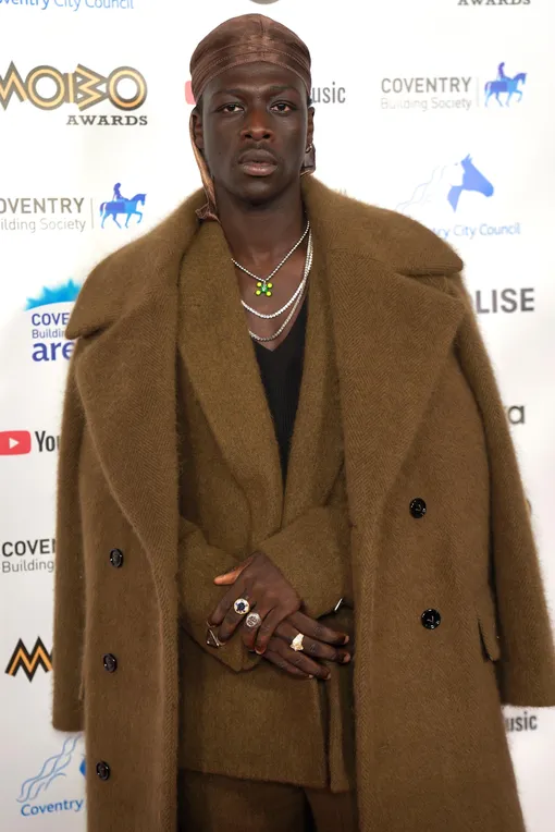 Pa Salieu Новый бойфренд дочери Джуда Лоу