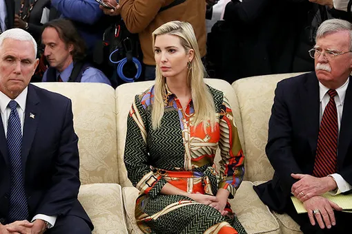 Иванка Трам в пестром платье Zara провела прием в Белом Доме