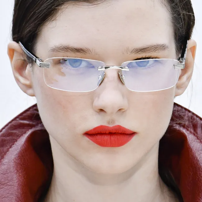 Эта помада была главным трендом 2016-го — и теперь она снова в моде