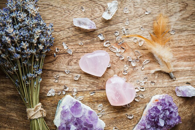 Магические свойства камней: какие притягивают любовь