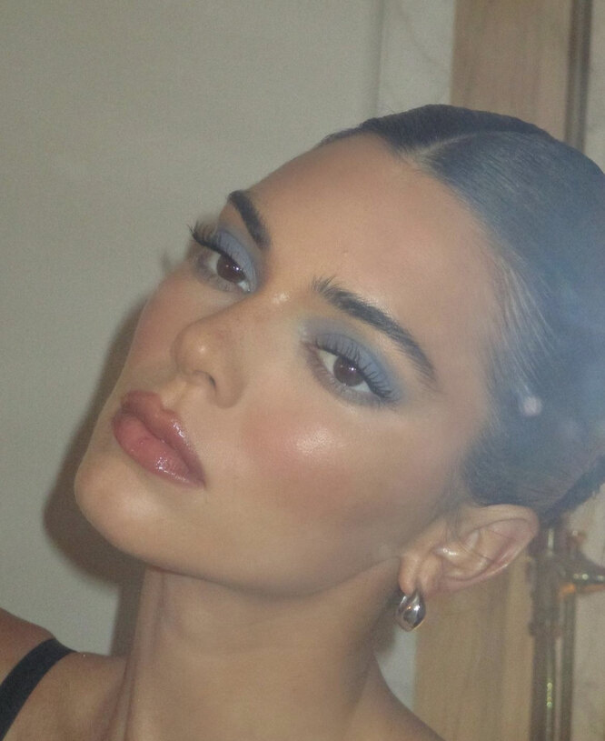 Ескі қожайынға үстемдік ететін әйелдердің порно видеосы