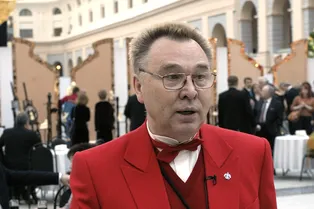 Модельер Вячеслав Зайцев скончался на 86-м году жизни Модельер Вячеслав Зайцев скончался на 86-м году жизни