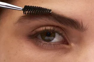 10 сывороток для роста бровей, которые действительно работают 10 сывороток для роста бровей, которые действительно работают