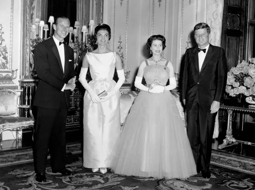 Принц Филипп, Жаклин Кеннеди, Елизавета II и Джон Кеннеди