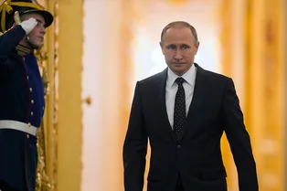 Владимир Путин пояснил, почему держал в тайне название вакцины, которой прививался