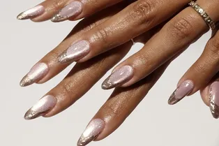 14 идей новогоднего маникюра на миндалевидную форму ногтей