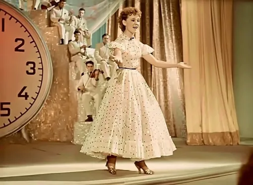 Фото модного платья СССР в горошек
