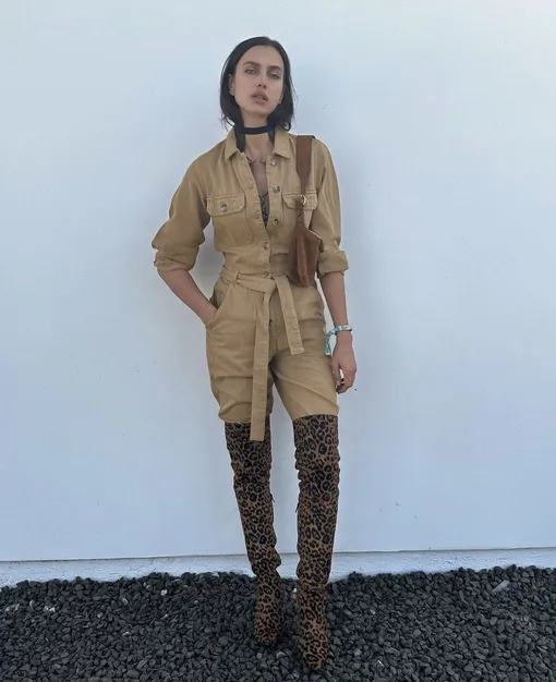 Ирина Шейк в комбинезоне Ирина Шейк в комбинезоне