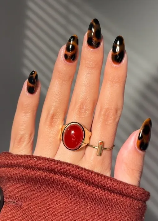 Необычные дизайны маникюра на зиму 2026 Необычные дизайны маникюра на зиму 2026