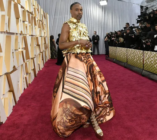 Поклонники оценили эпатажный образ актера Поклонники оценили эпатажный образ актера