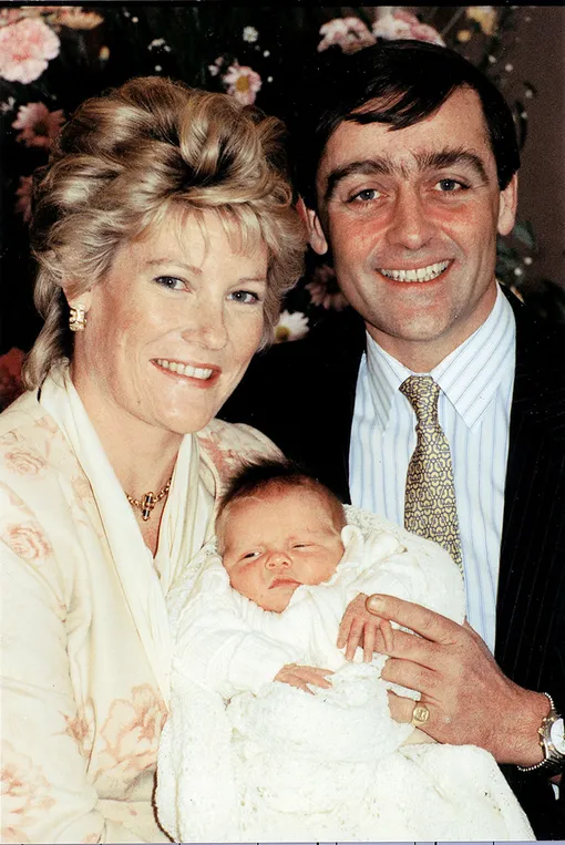 Герцог и герцогиня Вестминстерские Джеральд и Наталья Гросвенор с новорожденным Хью в 1991 году