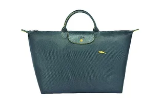 Идеальна во всем: в честь 25-летия Longchamp обновил легендарную сумку Le Pliage