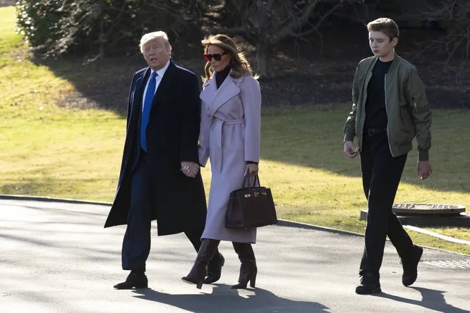 Дональд Трамп, Мелания Трамп и их сын Бэррон