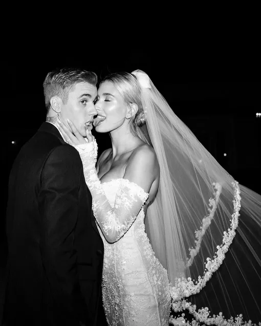 Хейли Бибер показала новые снимки со свадьбы