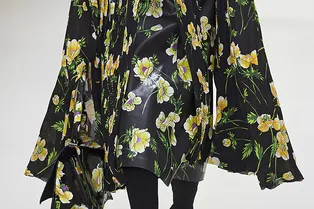«Серый кардинал» вашего гардероба: 5 актуальных способов носить бабушкину юбку в цветочек