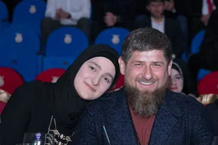 Айшат Кадырова впервые за долгое время показала подросшую красавицу-сестру