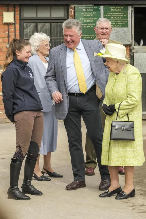 Пол Никколс и Елизавета II