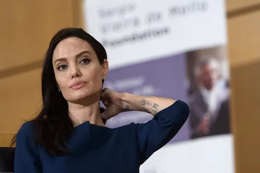 Анджелину Джоли обвинили в жестокости по отношению к детям