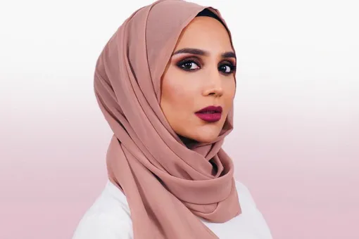 Девушка в хиджабе снялась в рекламе серии L'Oréal Paris по уходу за волосами