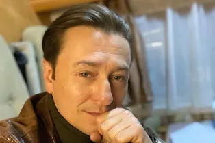 Три плюс два: как Сергей Безруков стал образцовым многодетным отцом