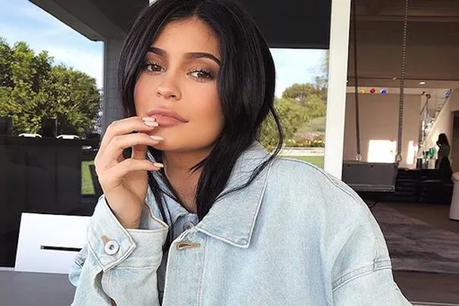 Миллионы долларов США: Кайли Дженнер похвасталась роскошной коллекцией сумок Миллионы долларов США: Кайли Дженнер похвасталась роскошной коллекцией сумок