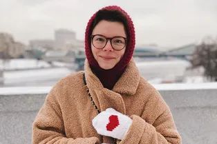 Молодая жена Евгения Петросяна намекнула, что знает заказчика своей травли в Сети Молодая жена Евгения Петросяна намекнула, что знает заказчика своей травли в Сети