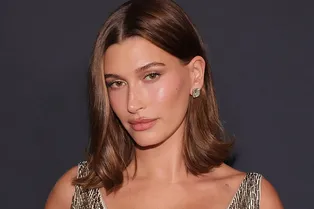 Feathered bob — горячий тренд февраля-2026. Как выглядит и кому подойдет эта стрижка