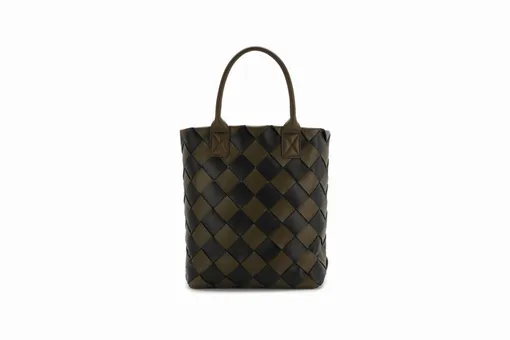 Bottega Veneta, 262 000 рублей