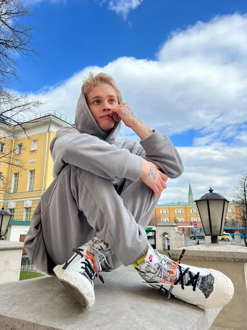 Даня Милохин Даня Милохин