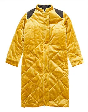 Стеганое бархатное пальто «Golden Tulup» от Outlaw Moscow, 45 000 руб.