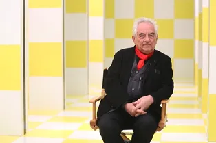 Даниель Бюрен разработал дизайн новых витрин для Louis Vuitton! Даниель Бюрен разработал дизайн новых витрин для Louis Vuitton!