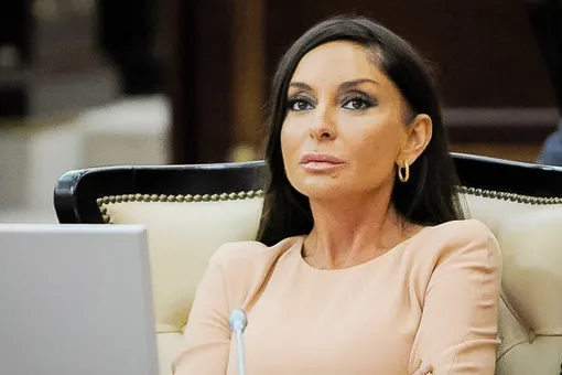 Семейный подряд: Президент Азербайджана назначил жену своим первым заместителем Семейный подряд: Президент Азербайджана назначил жену своим первым заместителем